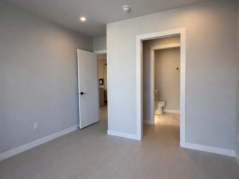 8375 Broadcast Ave SW — Photo 42