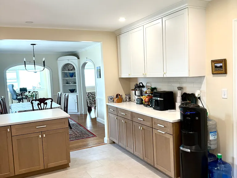 77 Lynn Shore Dr #1 — Photo 7