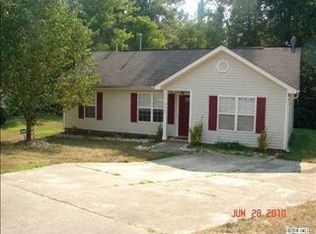 9400 Northwoods Forest Dr, Charlotte, NC 28214