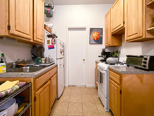 Rented by Compass | media 25