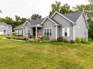 32 Birdseye Rd, Monroe, CT 06468