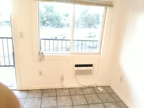 2570 Traction Ave #8, Sacramento, CA 95815