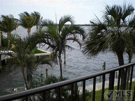 2nd image of 105 Paradise Harbour Blvd APT 305