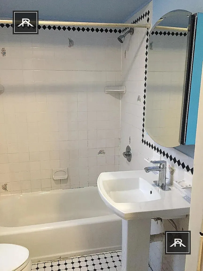 5 bed, 2.0 bath, $5,500 — Photo 3