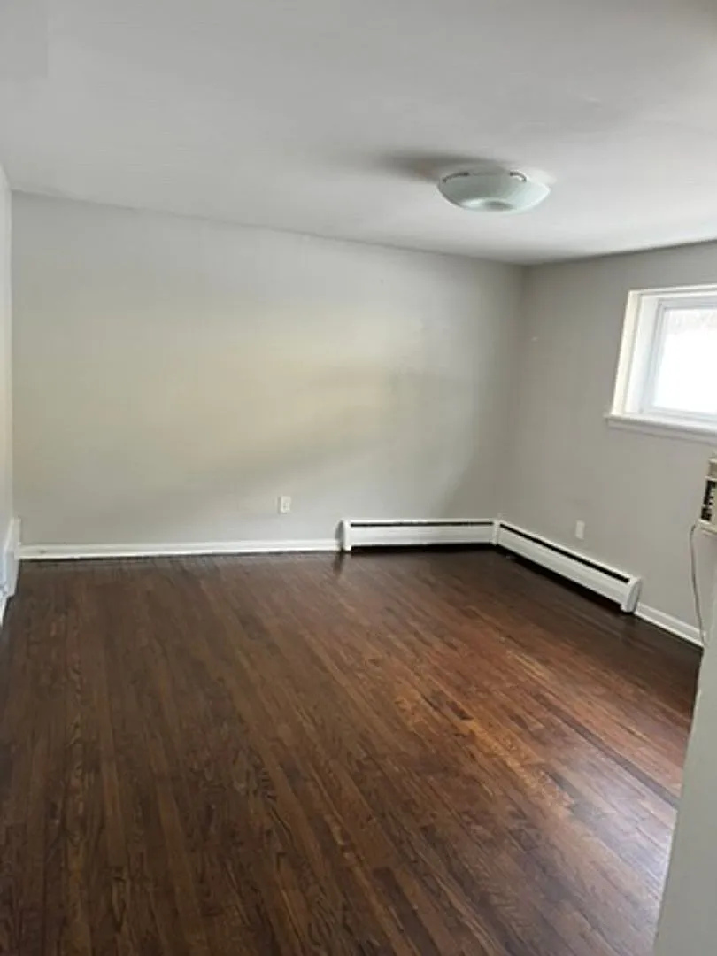 Building Photo - 550 Whitney Ave #2