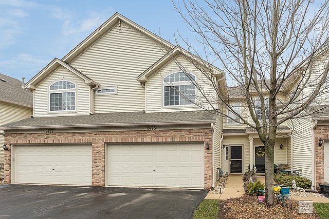 Private Entrance with 2 Car Garage