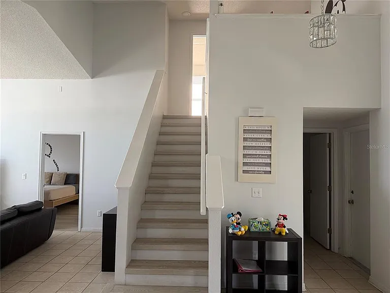 Picadilly Cir — Photo 11