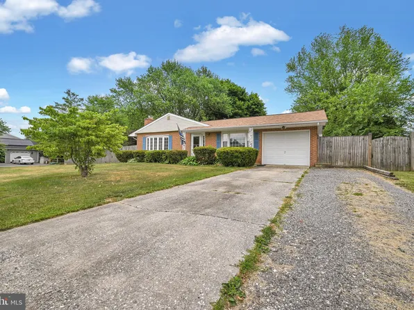 3273 Charmil Dr, Manchester, MD 21102