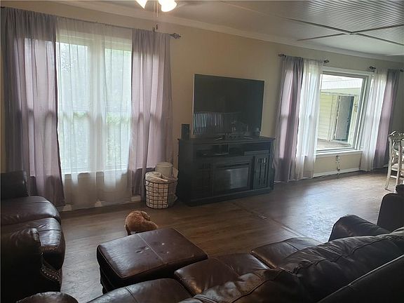 2nd image of 1000 Stella Mae Dr