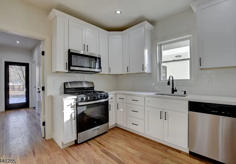 135 Forest St #1R — Photo 7