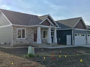 112 Southbrook Way, Mankato, MN 56001