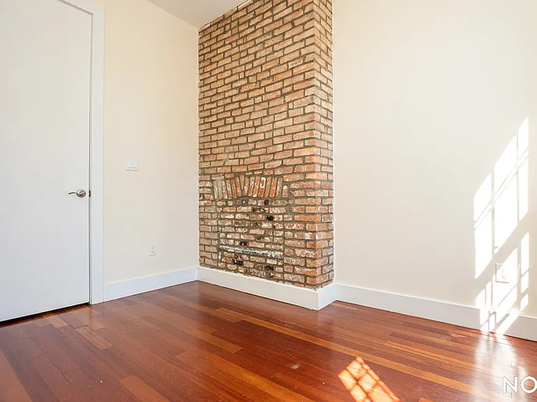 757 Hart St #3R — Photo 8