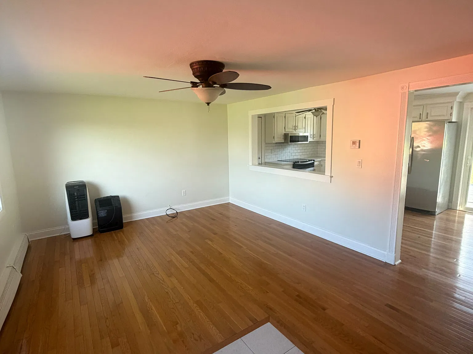 3 bed, 1.5 bath, 1650 sqft, $2,750 — Photo 4
