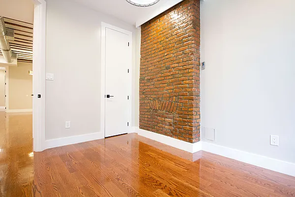 Rented by Nooklyn NYC LLC | media 30