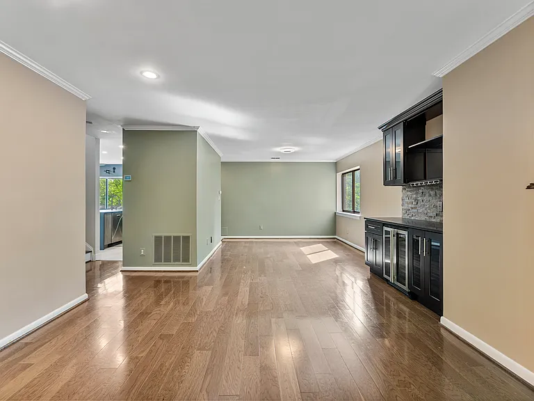 11120 Harbor Ct #1120 — Photo 9