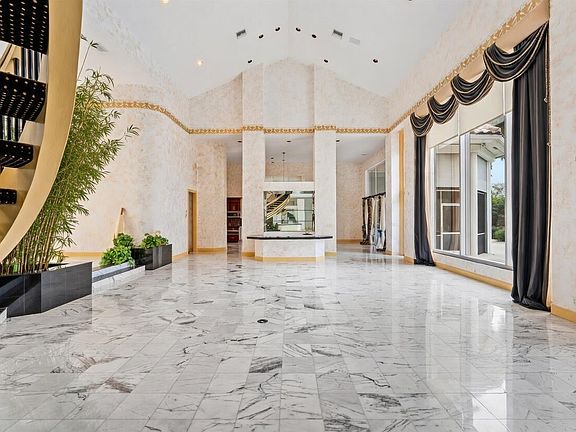 4th image of 17079 Darlington Court