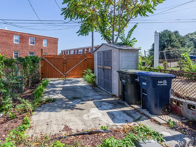1169 Summit St NE — Photo 53