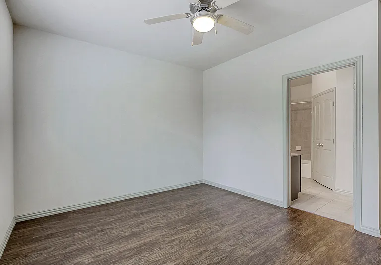 Summercrest Burleson Apartments — Photo 26