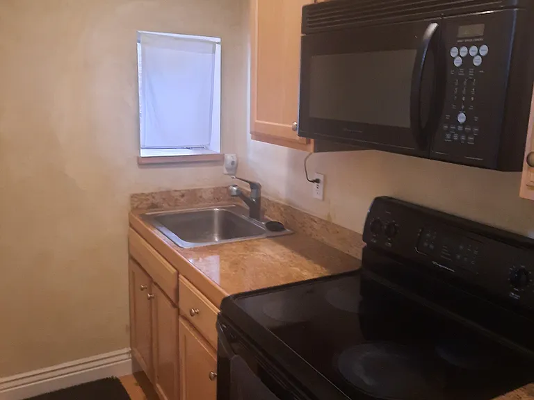 1750 Gaylord St #F — Photo 6