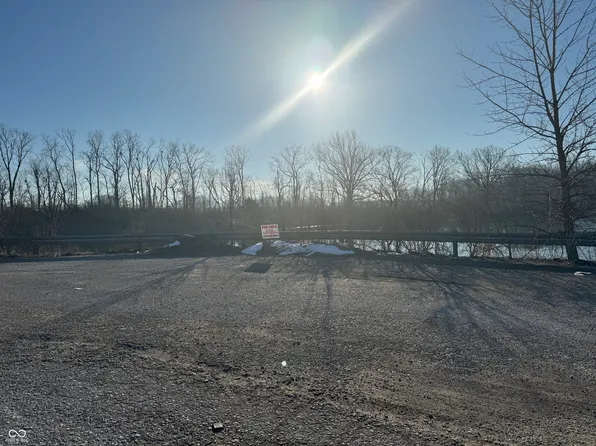 2695 E Main St, Plainfield, IN 46168