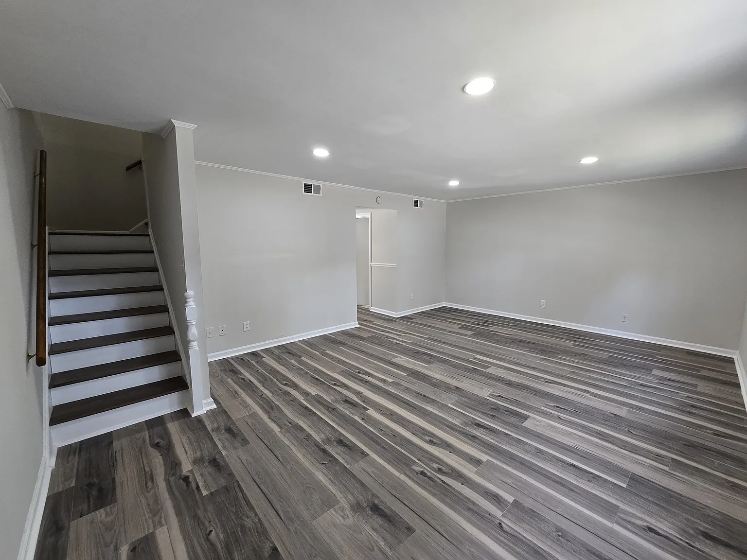 3 bed, 2.5 bath, 1344 sqft, $1,800 — Photo 3