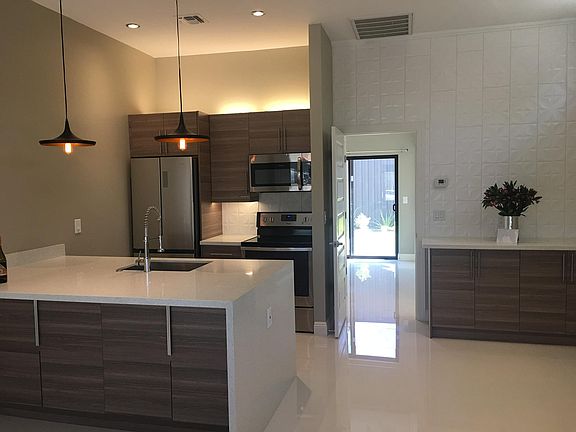 4th image of 4515 N 14th Pl APT A