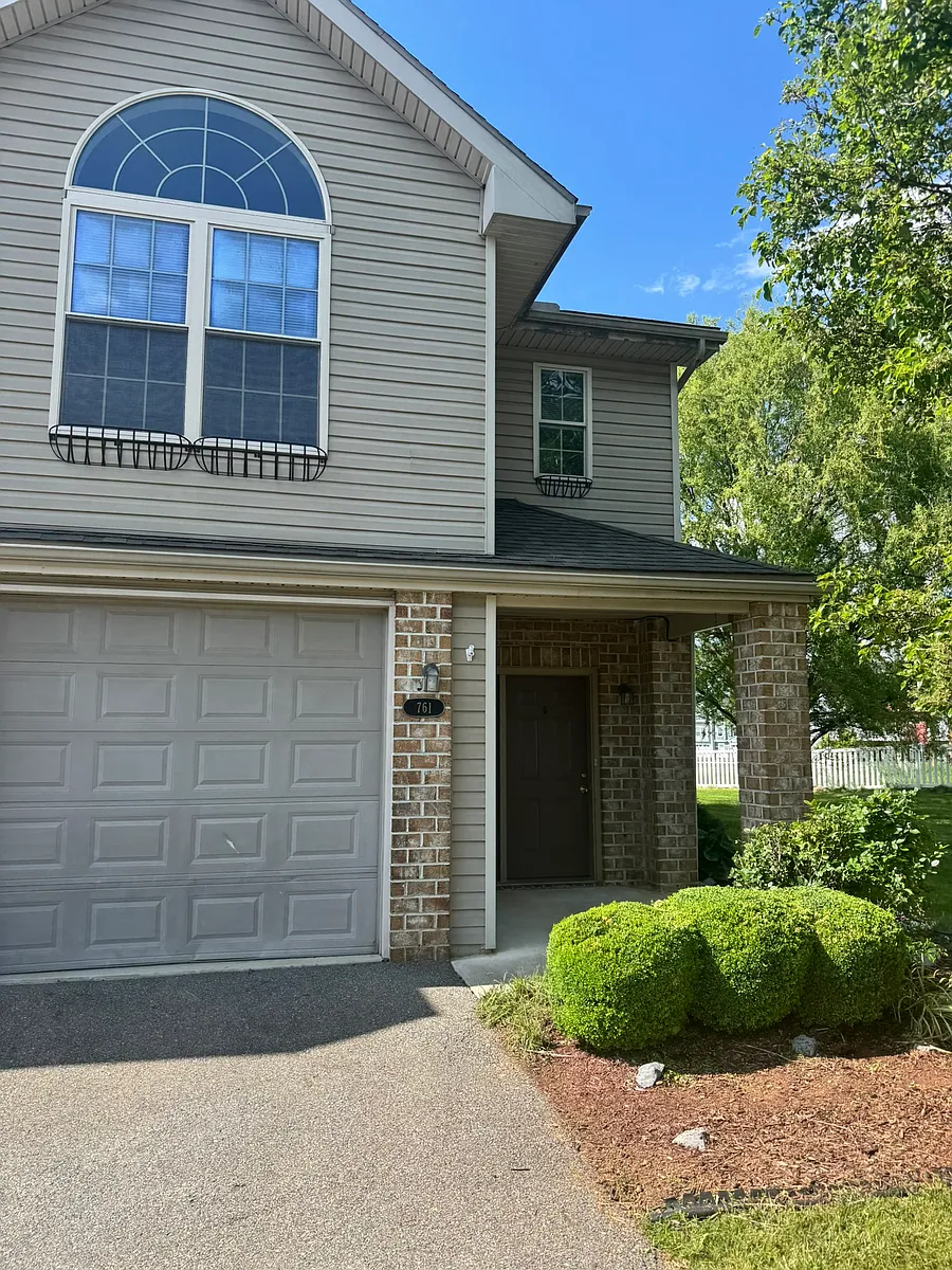 Building Photo - 761 Bassett Dr