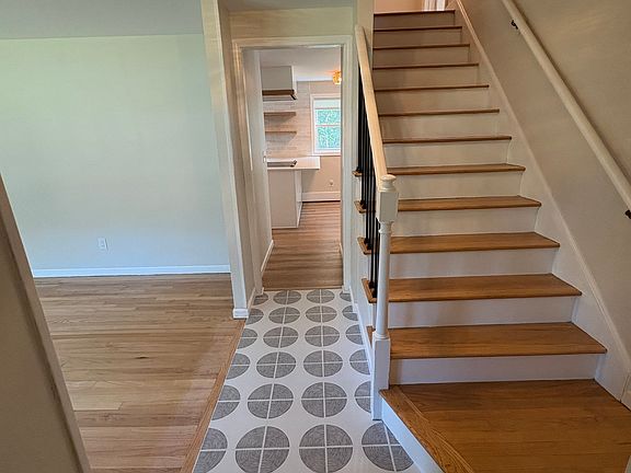 5th image of 59 Richmond Ln