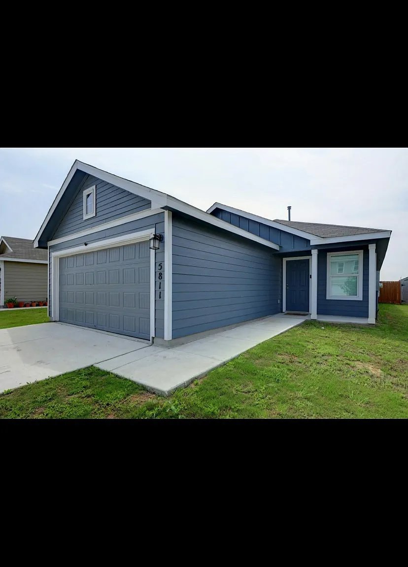 3 bed, 1440 sqft, $1,700 — Photo 1