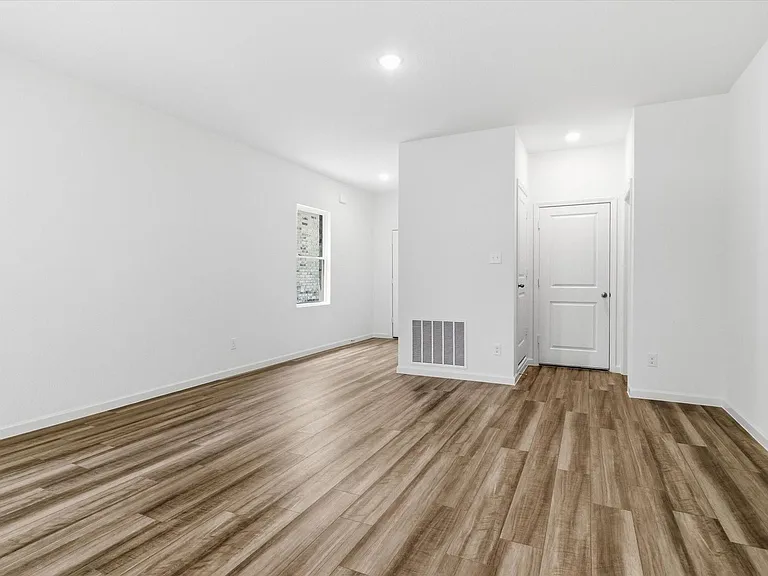 2120 Prairie Ln — Photo 5