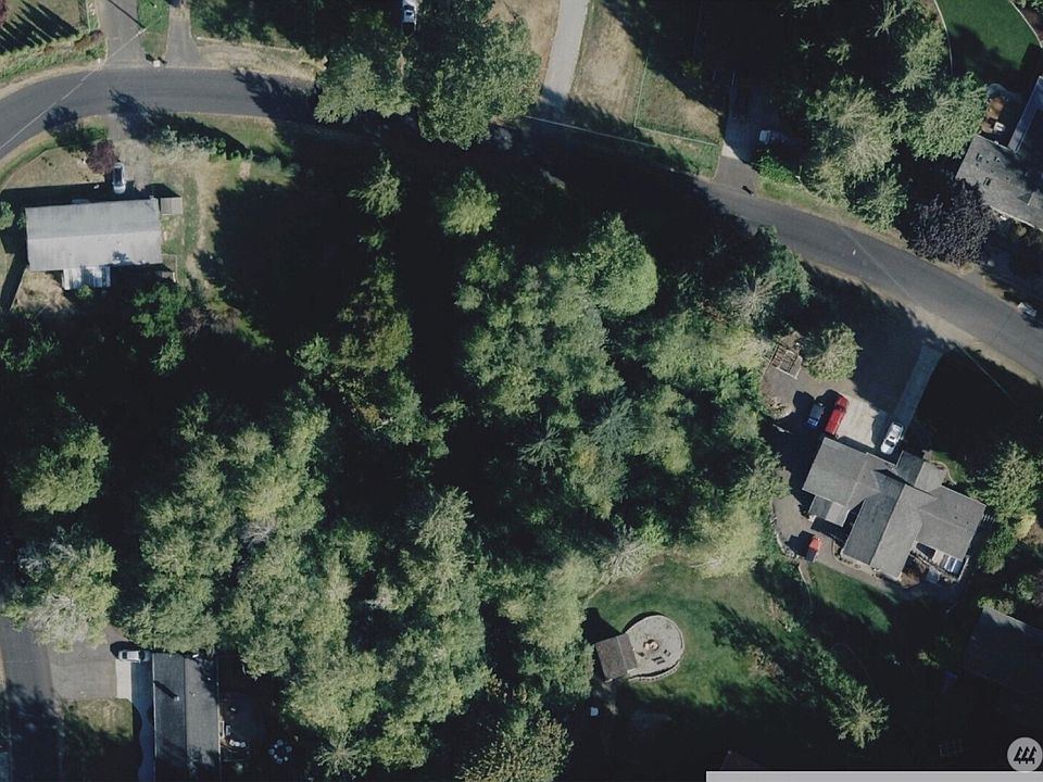2nd image of 5111 74th Avenue SW