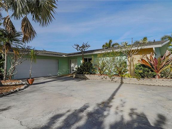 2nd image of 1999 Cove Dr