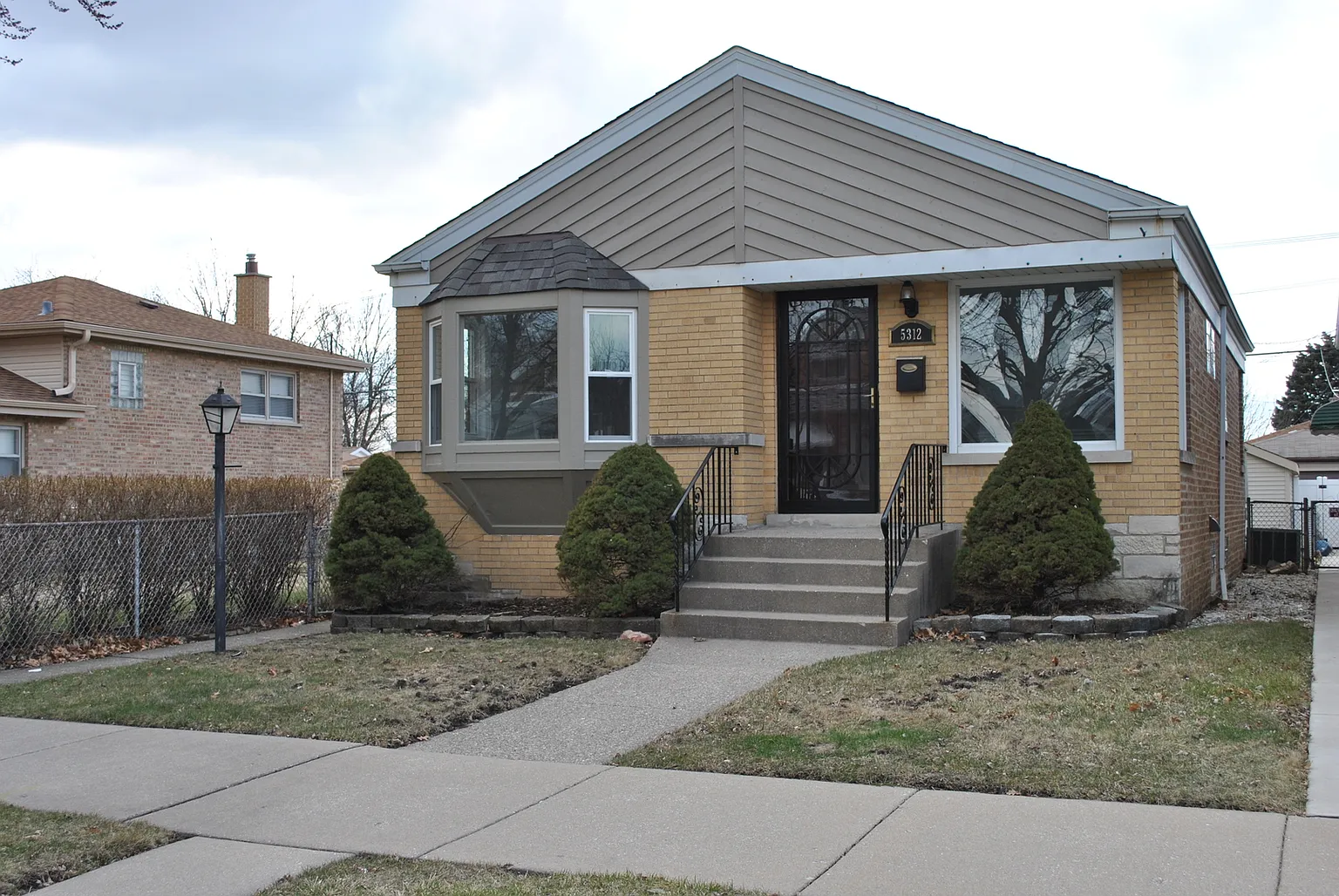 5312 N Mulligan Ave photo 1