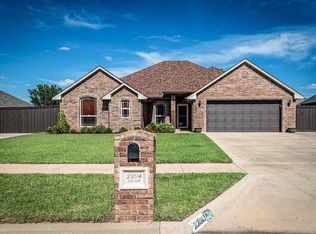 2204 SW 55th St, Lawton, OK 73505
