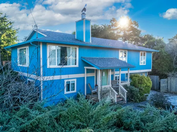 1542 NW Nye St, Newport, OR 97365