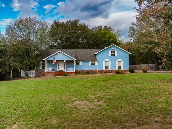 16 Bakers Spring Rd, Russellville, AR 72802
