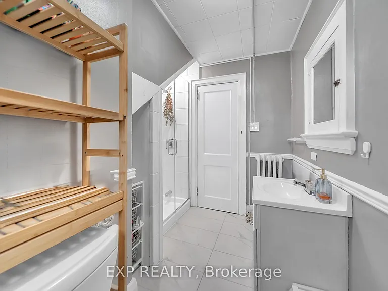 896 Avenue Rd #3 — Photo 19