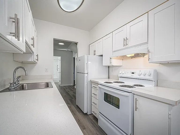 1 Bedroom 1 Bedroom