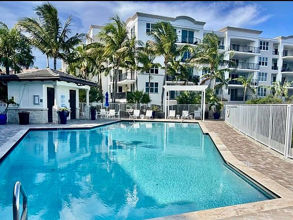 4th image of 621 Windward Circle S