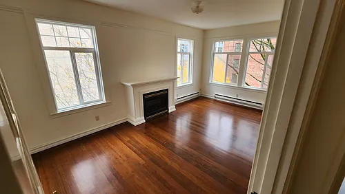 403 Terry Ave #305 Photo 1