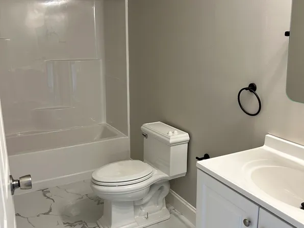 927 Valley Rd #2, Waterford, ME 04088