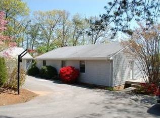 236 Deerwood Dr, Huddleston, VA 24104
