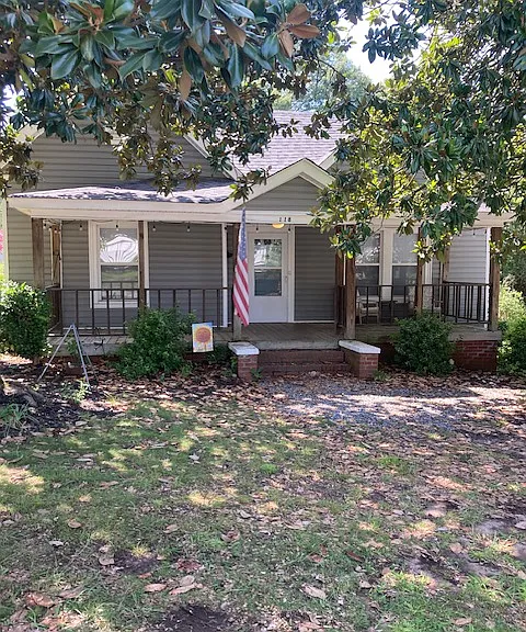 118 N Maple