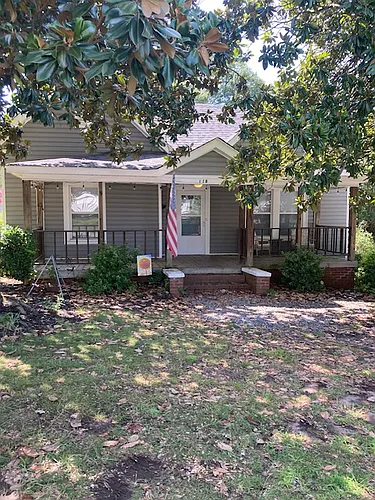 118 N Maple St Photo 1