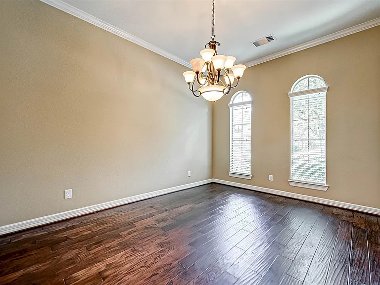 2914 Cotswold Ln — Photo 9
