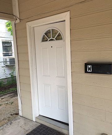 2nd image of 324 Hot Wells Blvd Unit W