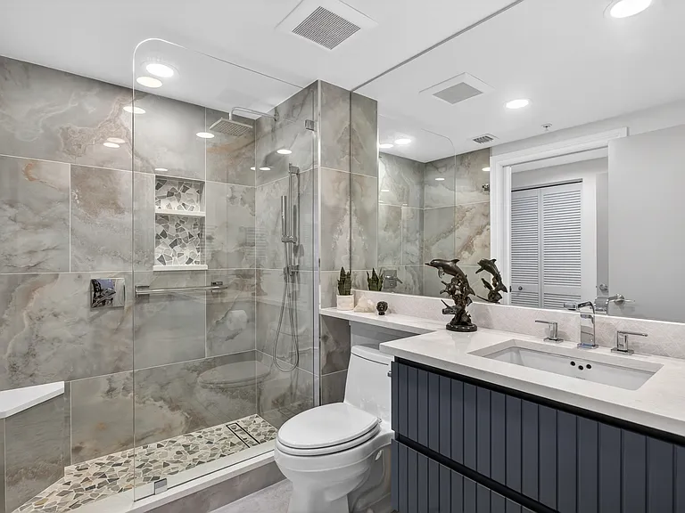 2700 N Federal Hwy #203 — Photo 34
