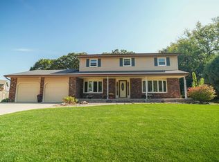 411 Oakland Ave, Sun Prairie, WI 53590