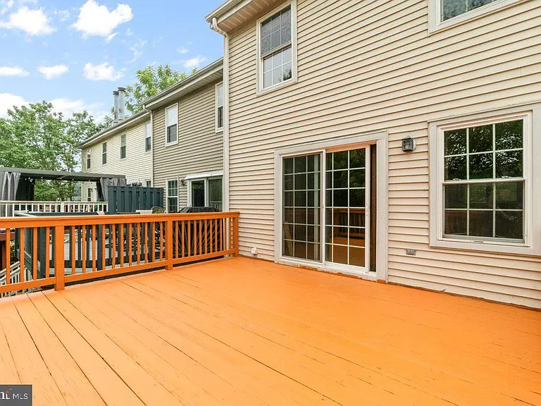 8 Wessex Ct — Photo 39