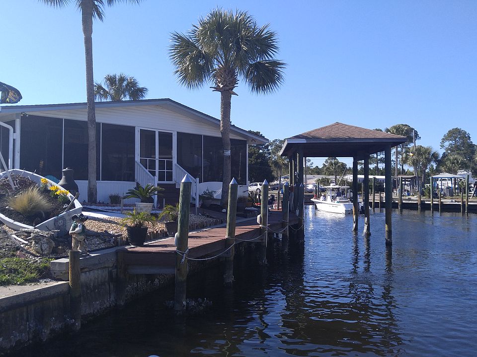 Your waterfront oasis!